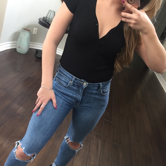 SALE✂️LAST 1•Must Have Black Bodysuit - Picture 5 of 7