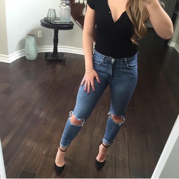 SALE✂️LAST 1•Must Have Black Bodysuit - Picture 3 of 7