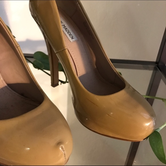 Steve Madden Nude Pumps - Picture 4 of 4