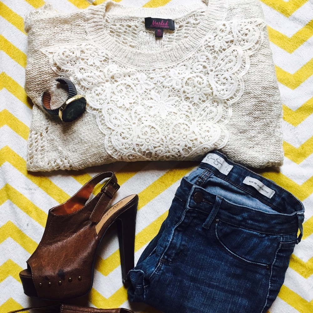 ❄️ Lace Sweater