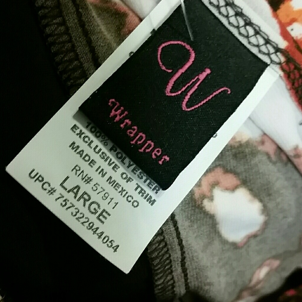 Living the dream ~top - Picture 7 of 8