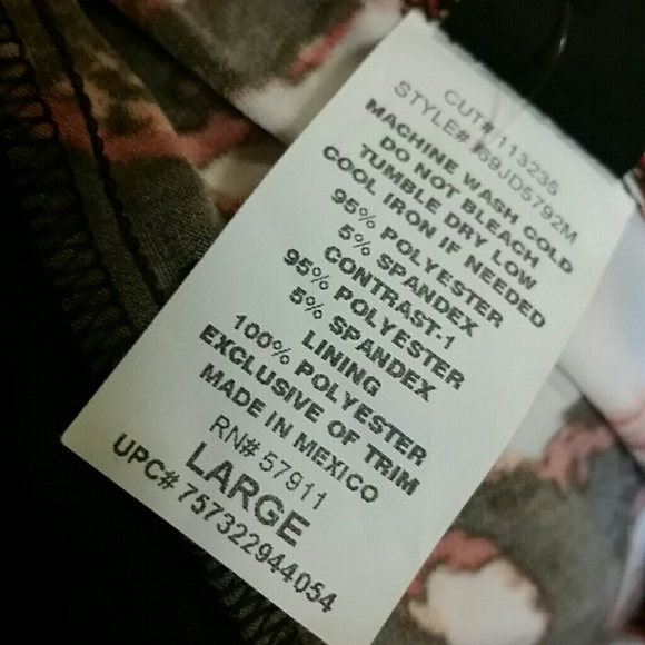 Living the dream ~top - Picture 8 of 8