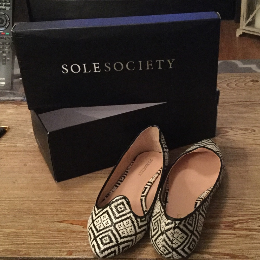 Sole society black and white flats