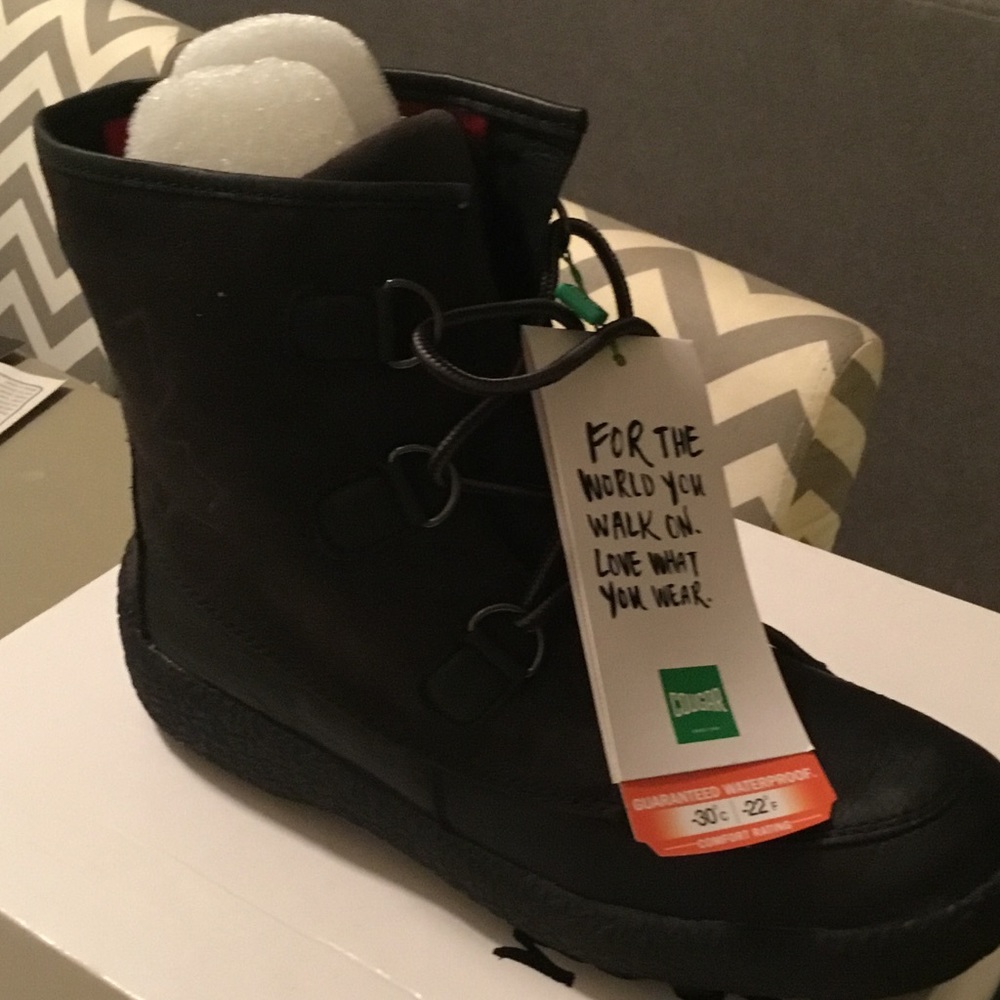 Cougar Cayuga boots. New with tags!