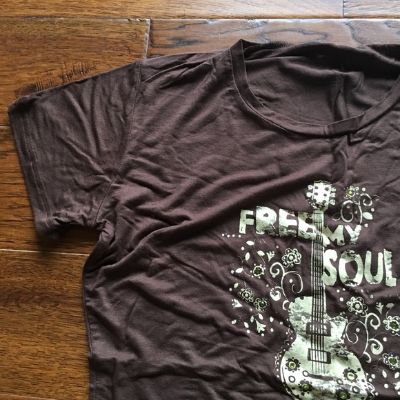 natural life Tops - NWT brown tee shirt free my soul