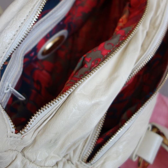 Francesco Biasia Ivory Crossbody Leather Handbag - Picture 4 of 8