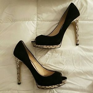 Joan & David Dadelsa Black Suade Heel