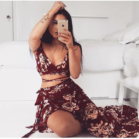 Haus of Layers Dresses & Skirts - 🎉Host Pick🎉 NEW! Floral crop top and wrap skirt