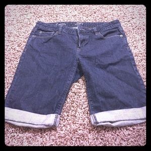 Bermuda jean shorts