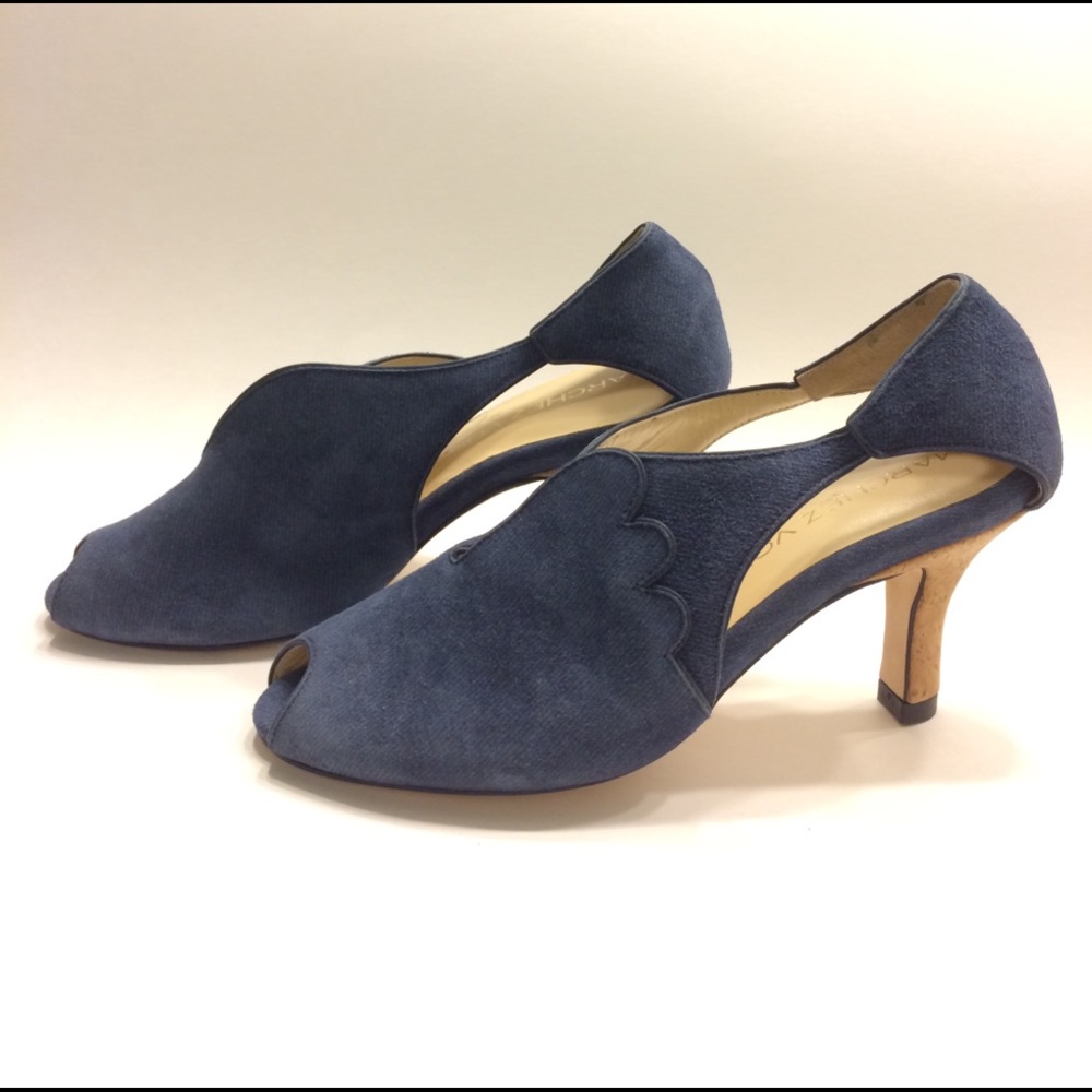 Beautiful Peep-Toe Marchez Vous Heels