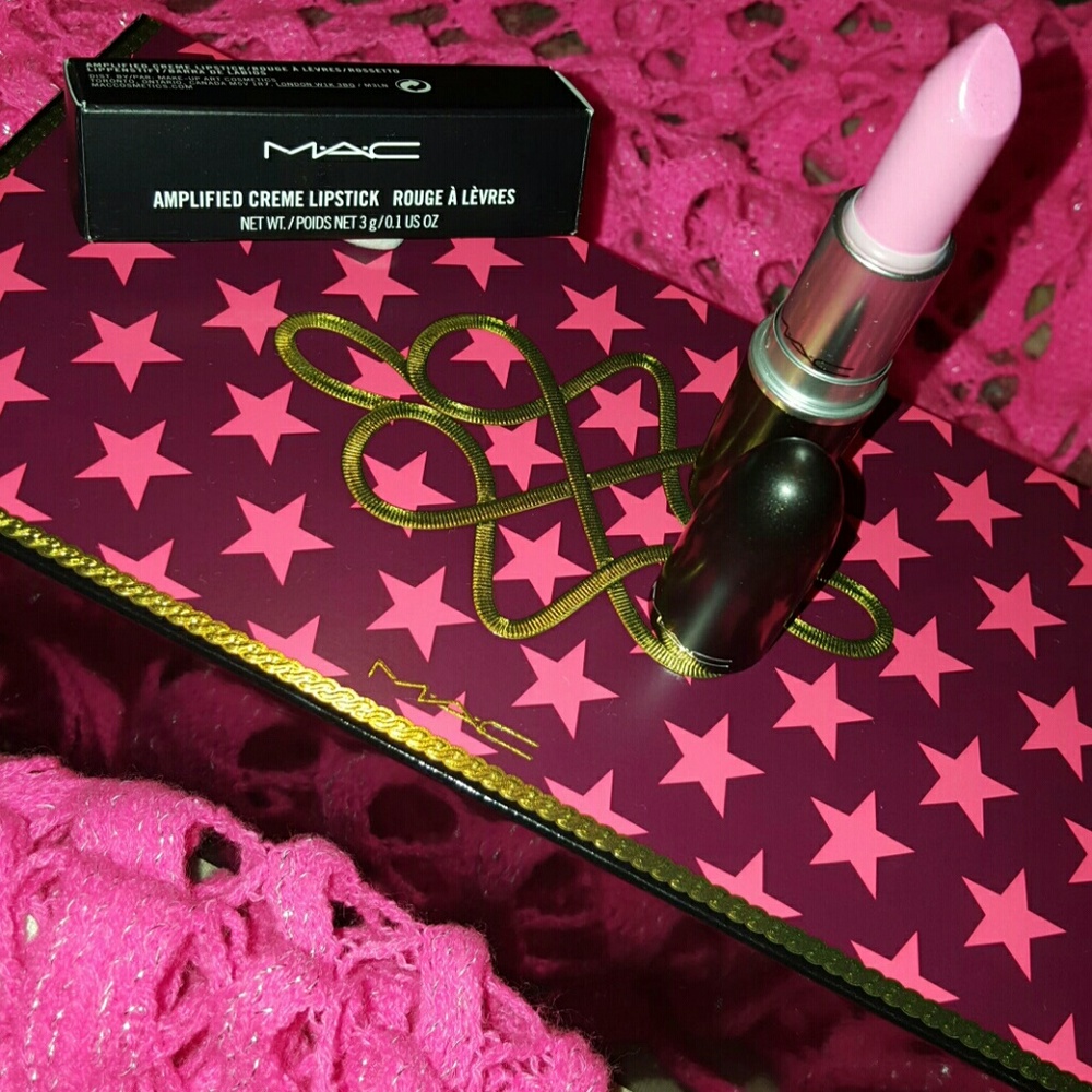 MAC LIPSTICK  AUTHENTIC No Low ball offers Please!