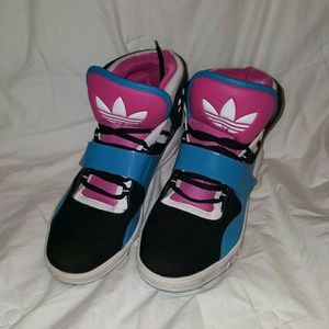 Adidas Roundhouse