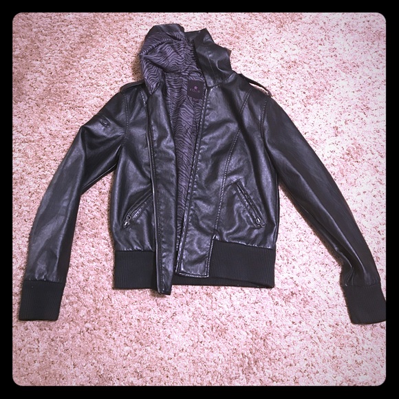 "Leather" jacket - Picture 1 of 3