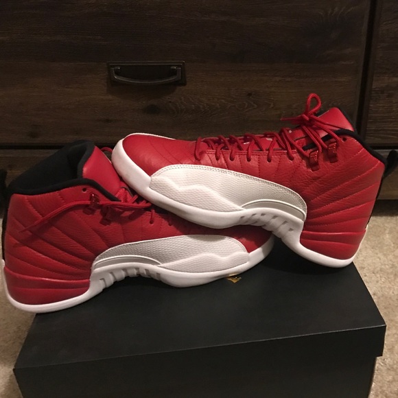 Gym red 12's - Picture 4 of 4