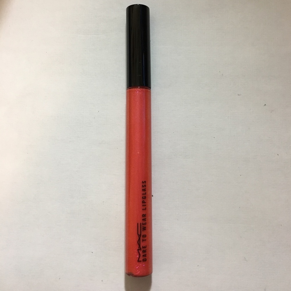 MAC - Dare to wear lipgloss