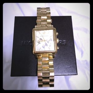 Preloved MICHAEL KORS golden watch