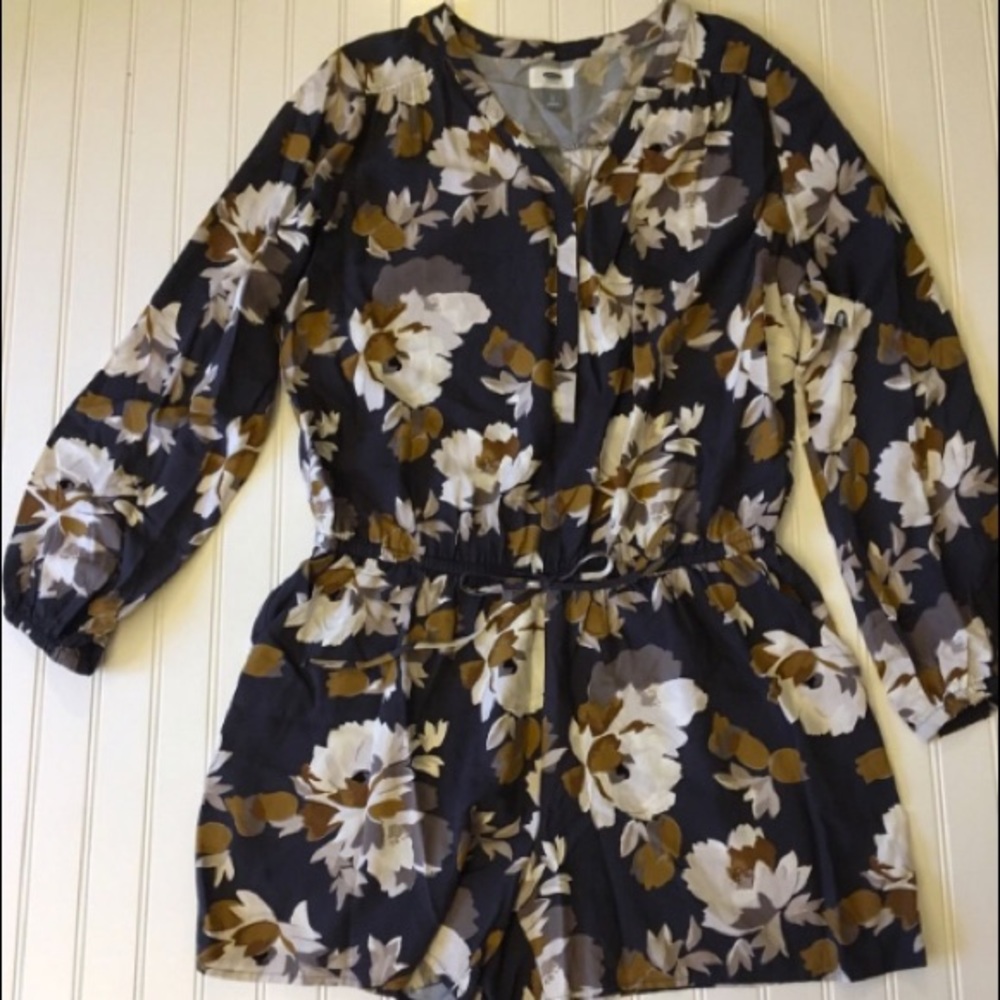 Old Navy Floral Romper Large L BNWT
