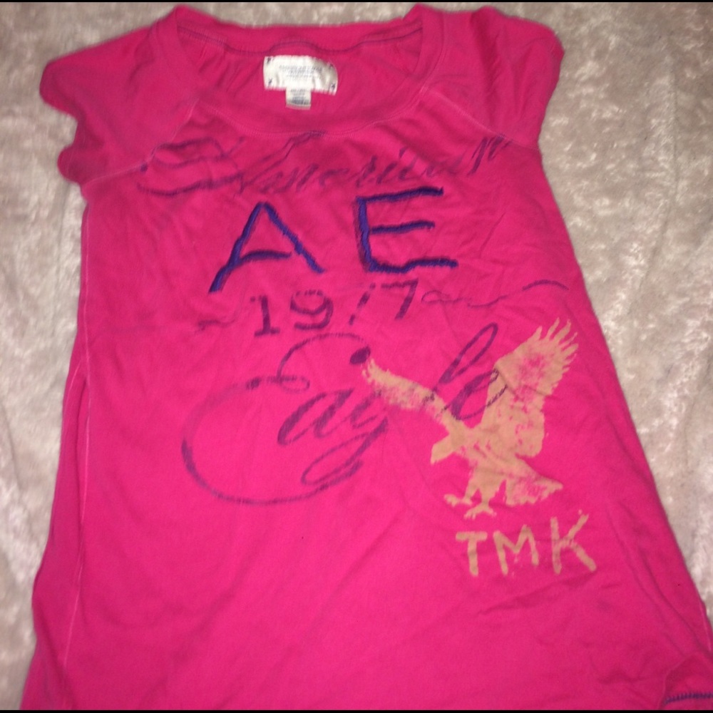 Pink t