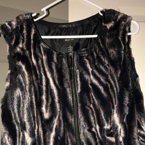 Fur Vest - Picture 1 of 2