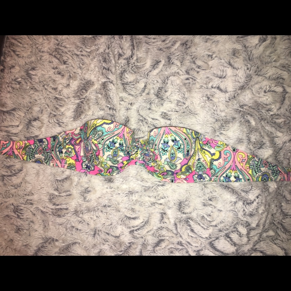 Strapless bikini top