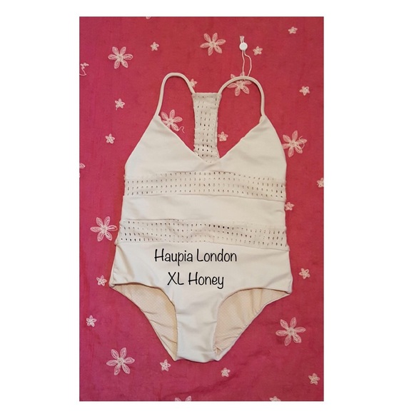 🔺SOLD🔻Acacia Honey London Suit - Picture 1 of 1