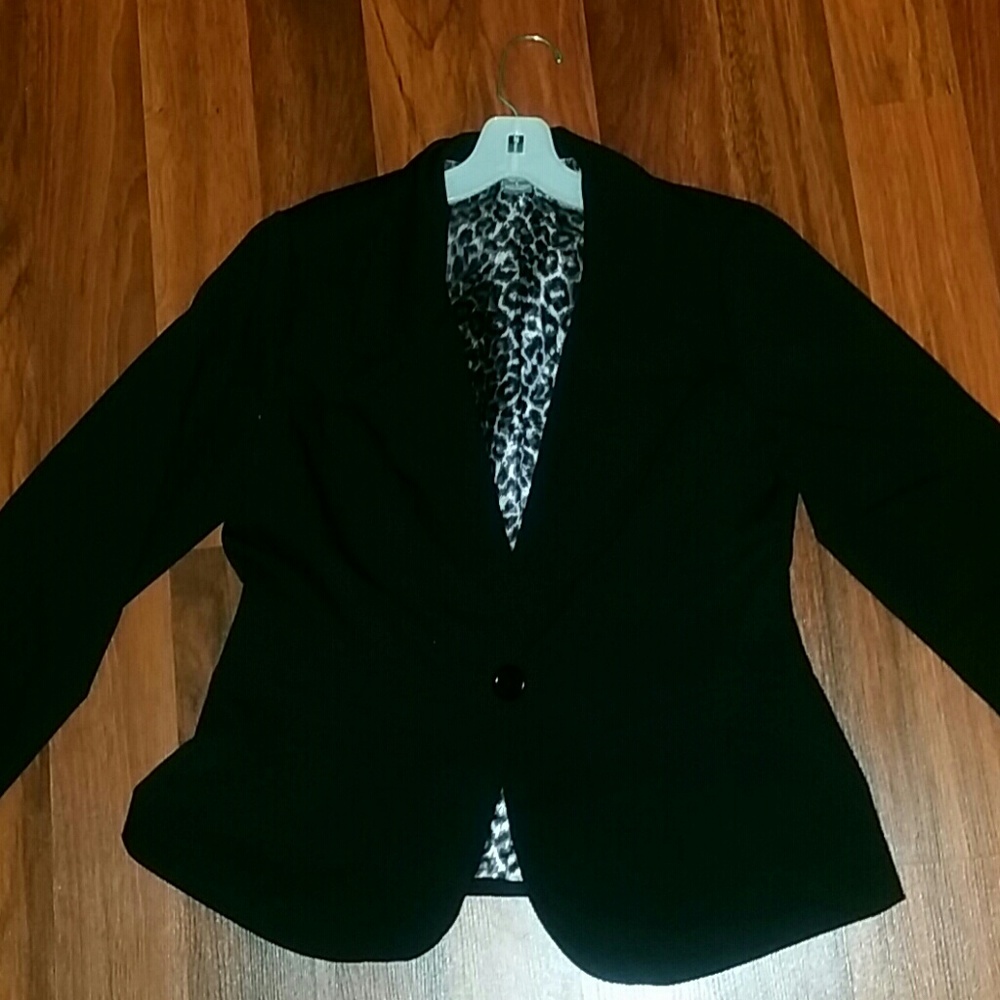 Black blazer leopard lining fold sleeve