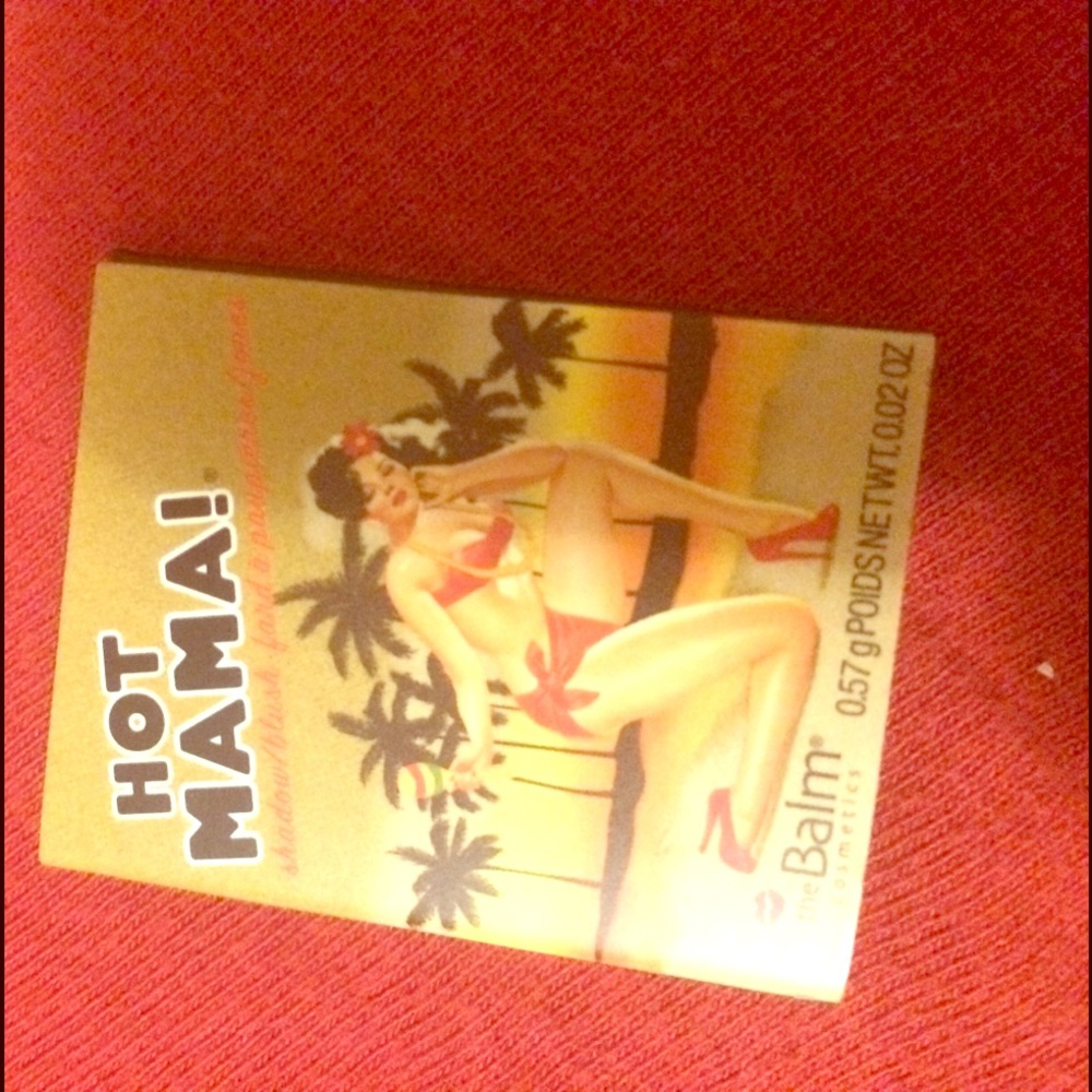 A hot mama eye shadow blush
