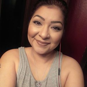 Meet your Posher, Valentina