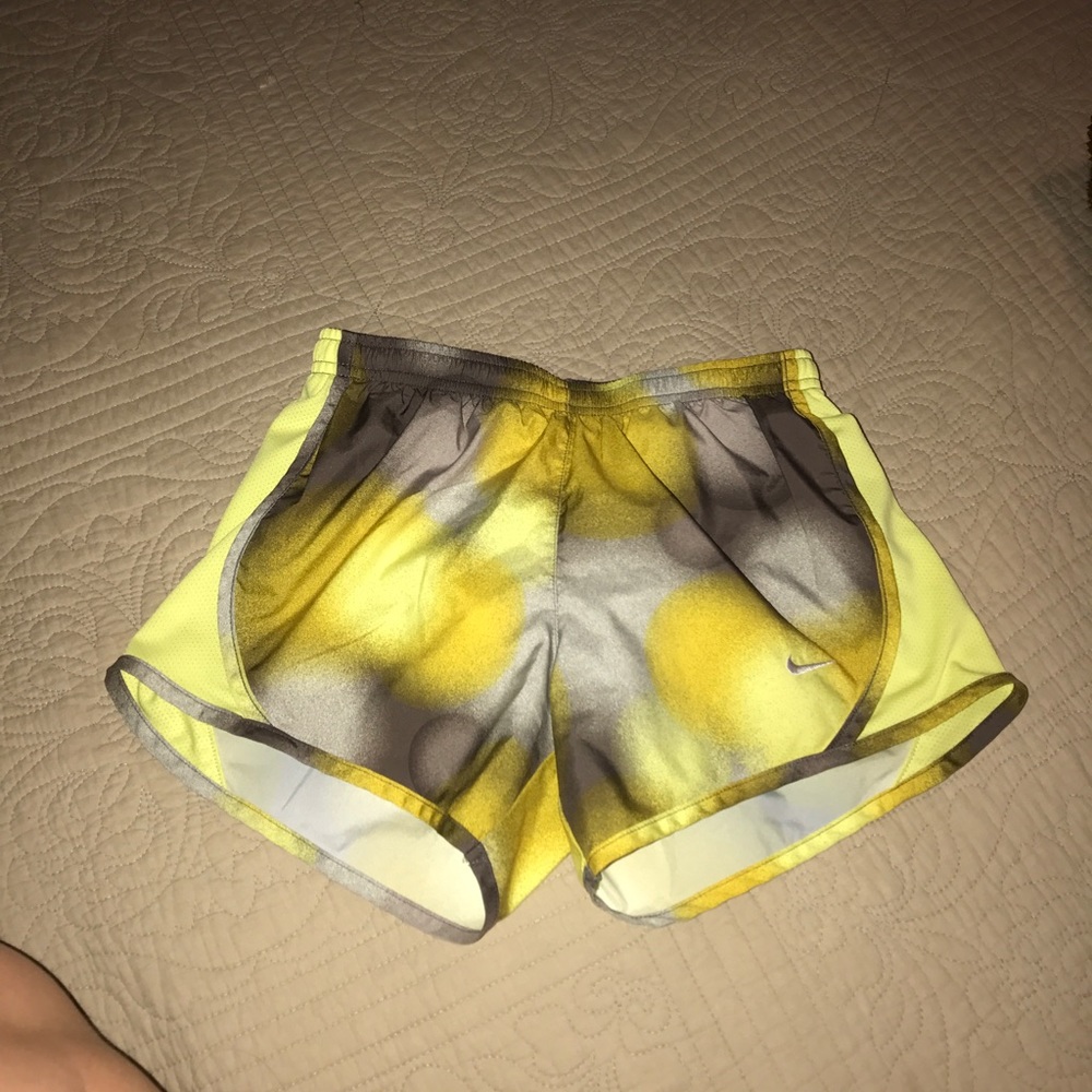Girls medium Nike shorts