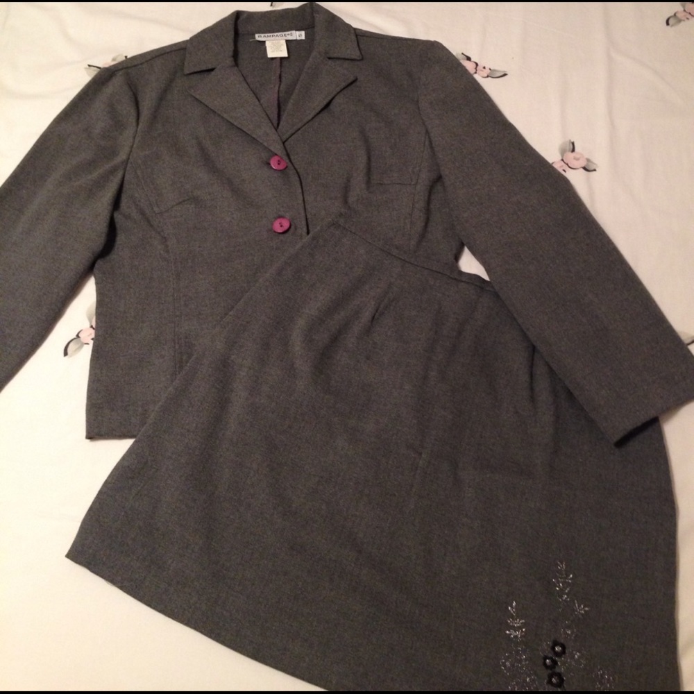 Women's suite with skirt set