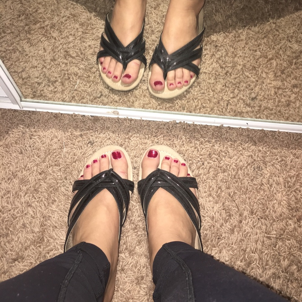 Cute comfy sandals worn a few times