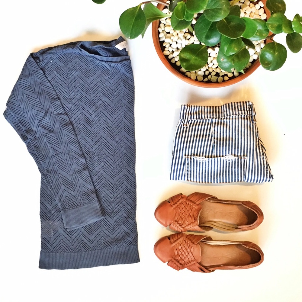 📦 Loft Chevron sweater