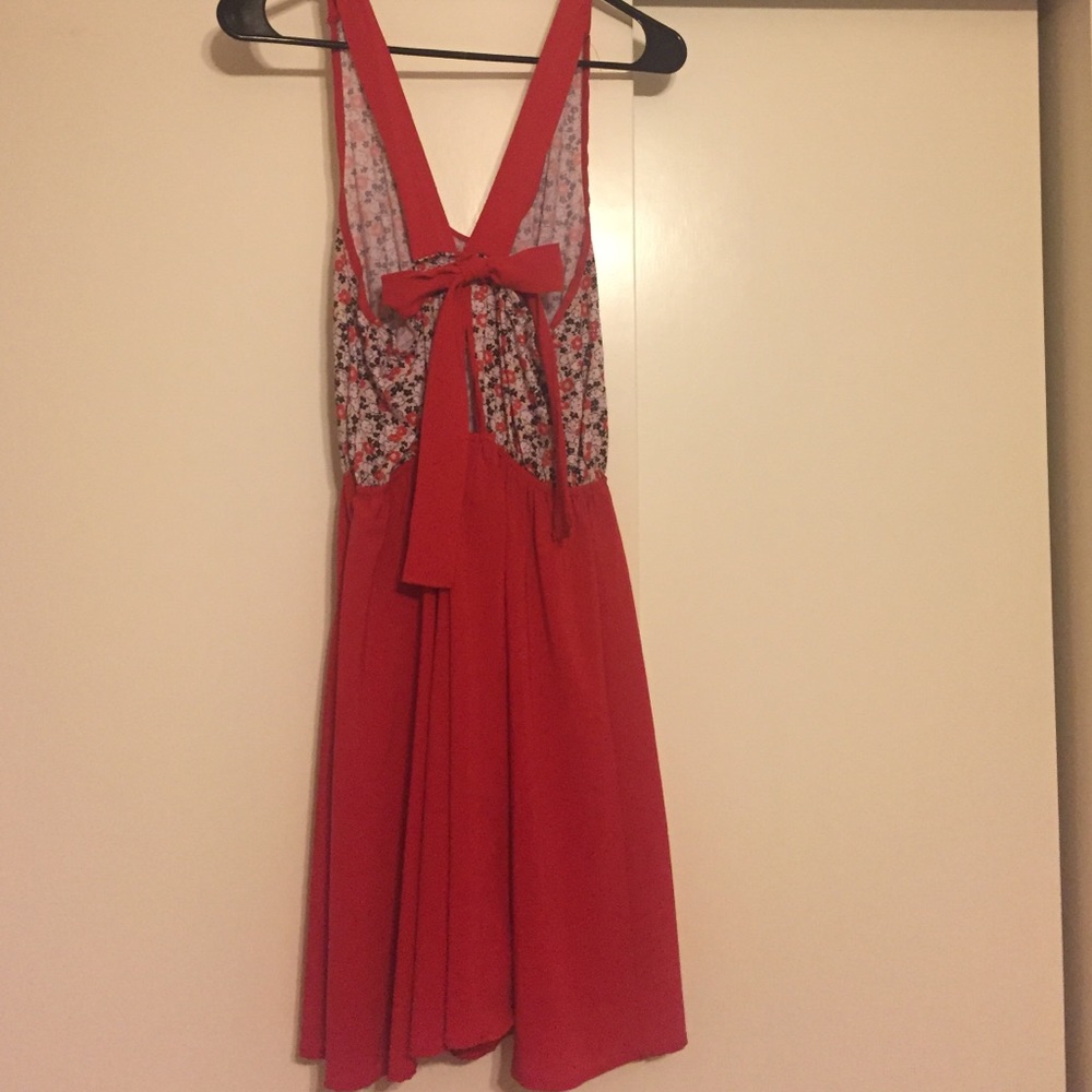 Spring dress - Picture 2 of 3