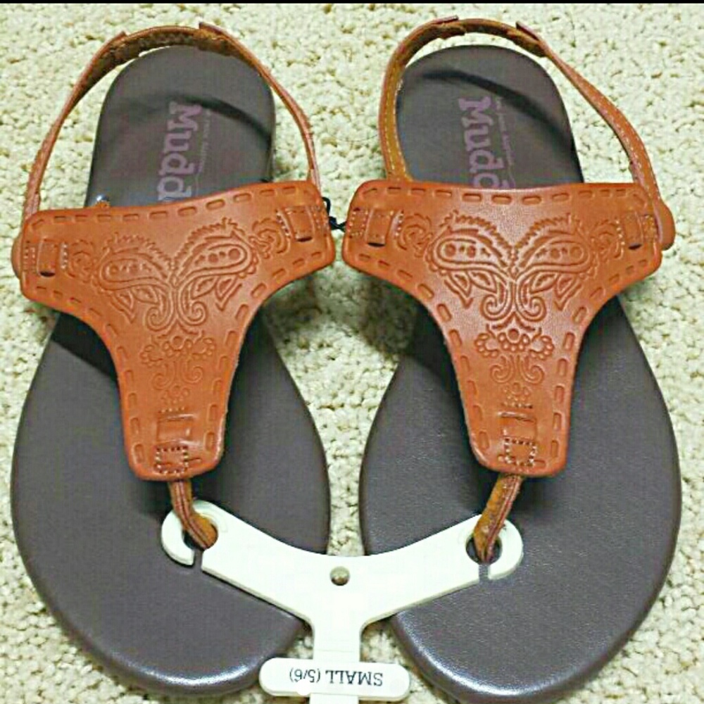 Mudd leather T-Strap boho style sandal
