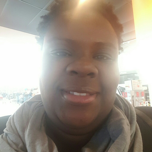 Meet your Posher, Tiffany - Picture 1 of 1