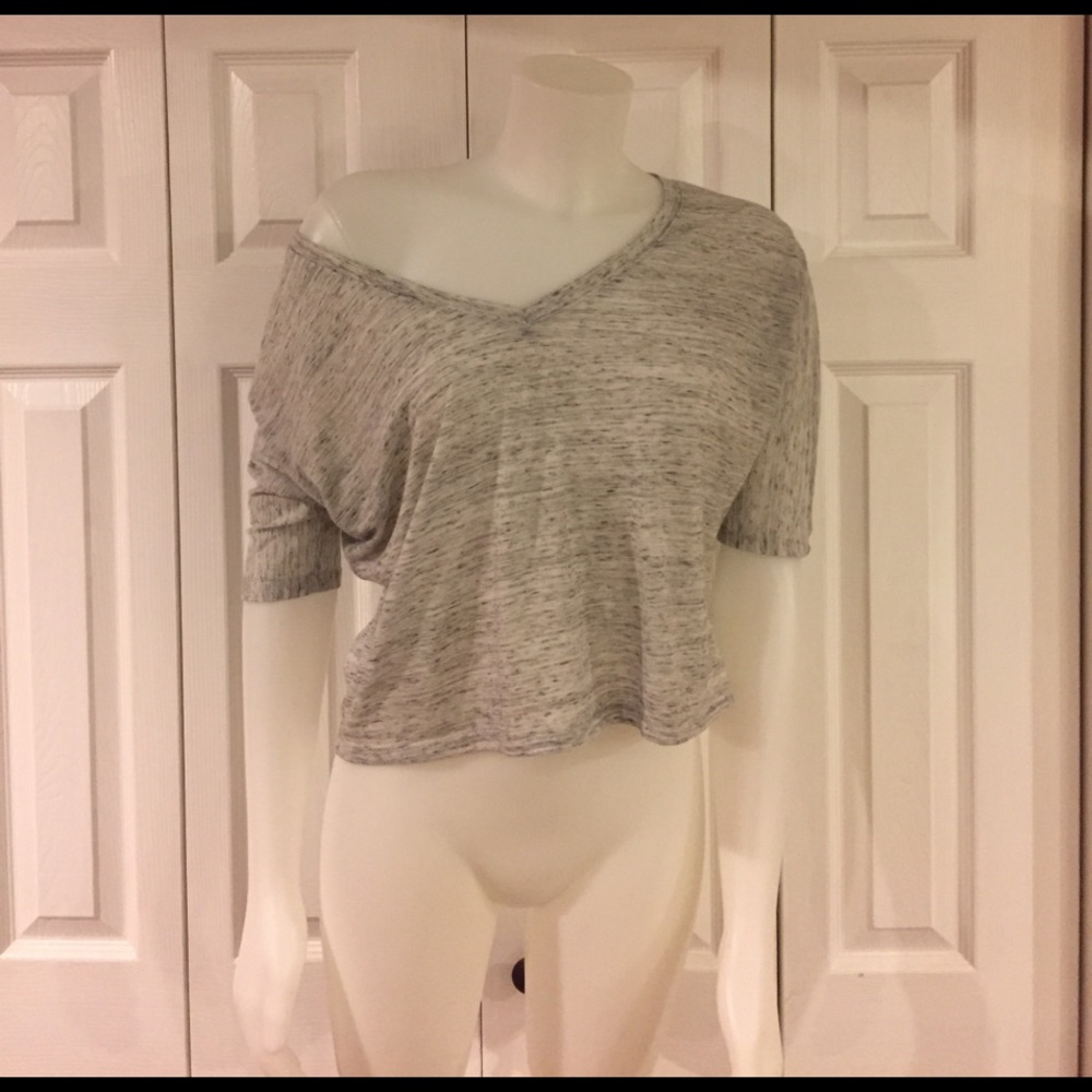 light grey cotton cropped tee