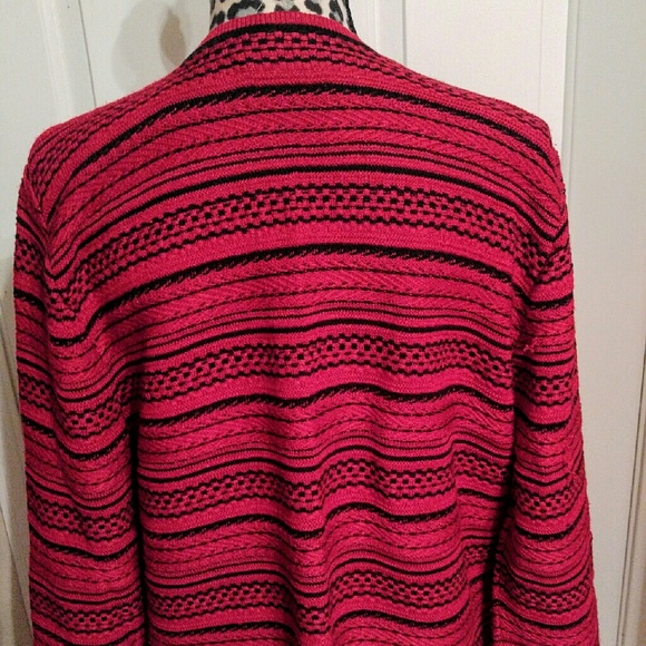 Dylani Knitwear - Picture 3 of 4