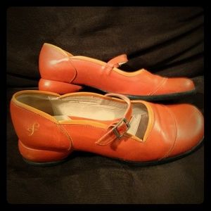 fluevog orange leather mary janes with 1" heels