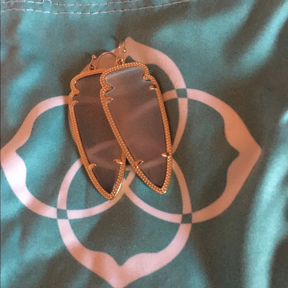 Slate Skylers: Kendra Scott - Picture 3 of 4