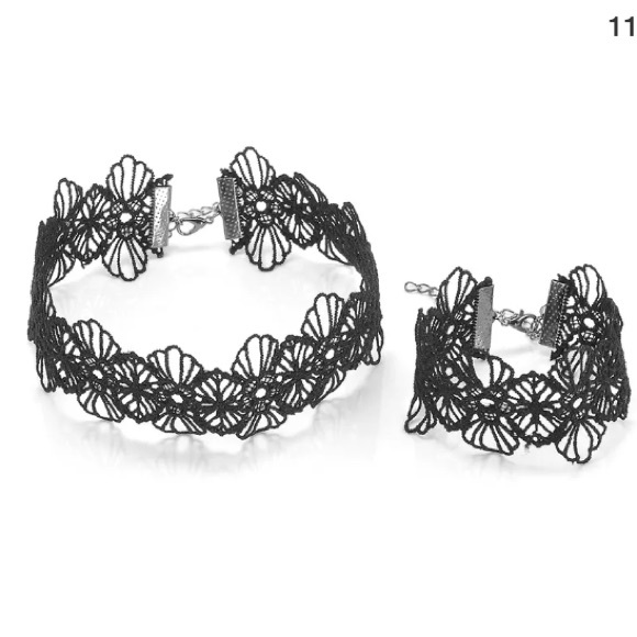 🎉 Two Piece Black Lace Choker Bracelet Set 🎉 - Picture 2 of 3