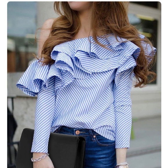🎉 HP 🎉 Blue & White Ruffle Off Shoulder Top - Picture 2 of 8