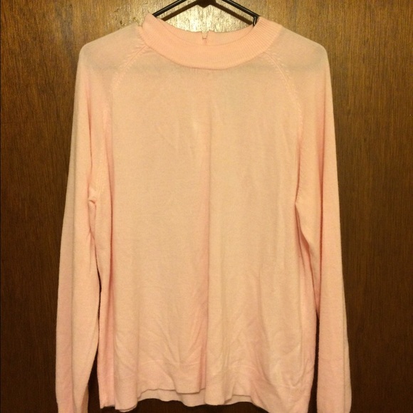 Light Weight Pretty Pink Sweater. Zipper back neck - Picture 1 of 2