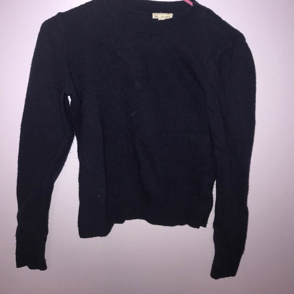 Gap sweater