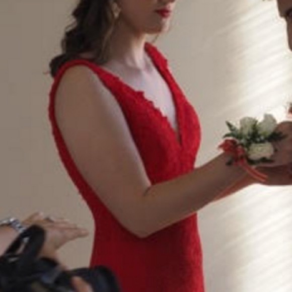 Red, lace Jovani prom dress - Picture 4 of 6