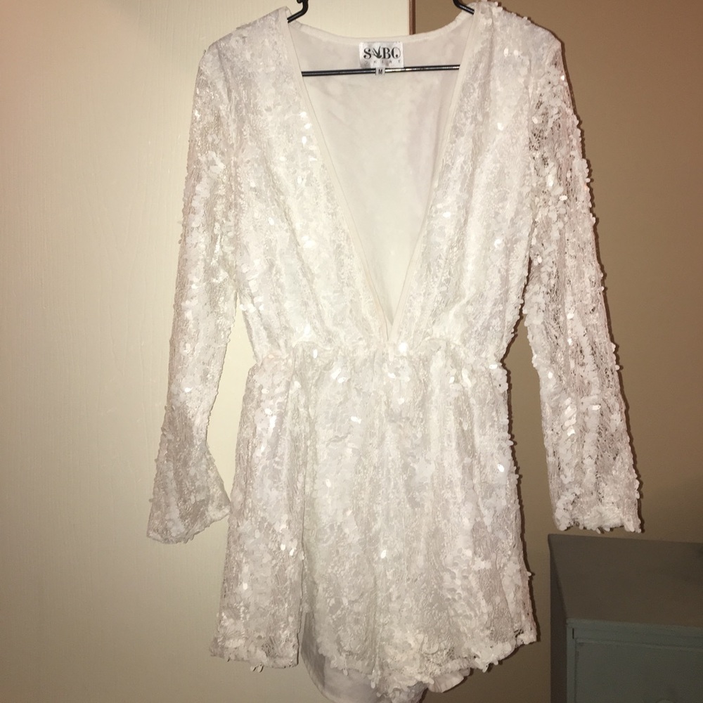 Absolutely perfect romper only worn once!!