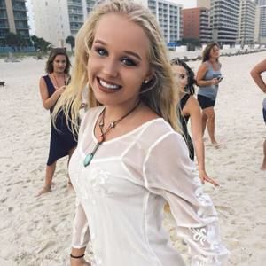 Meet your Posher, Casey