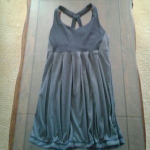 NWOT Lululemon top with built in bra 6