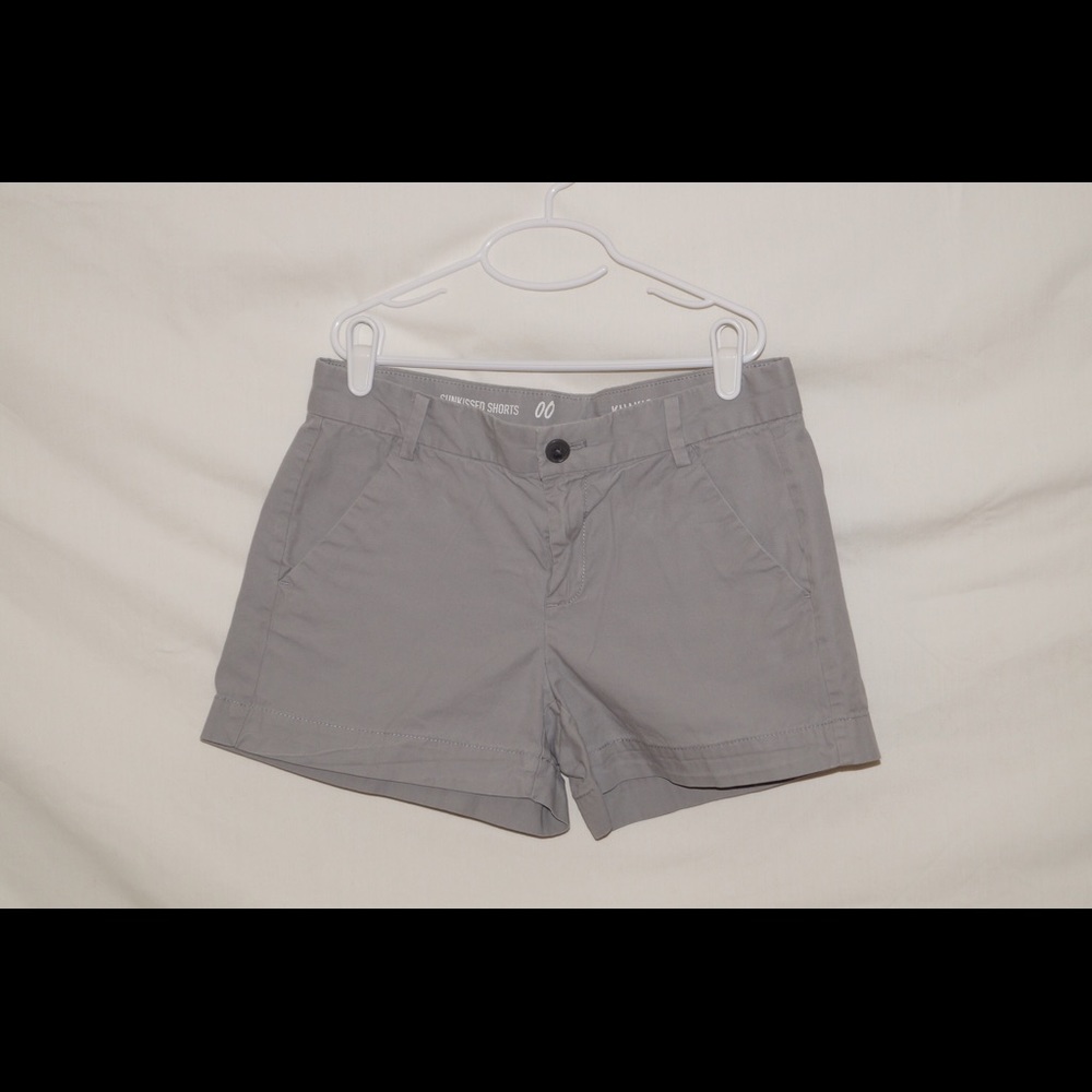 GAP Women's Grey Khaki "Sunkissed Shorts"