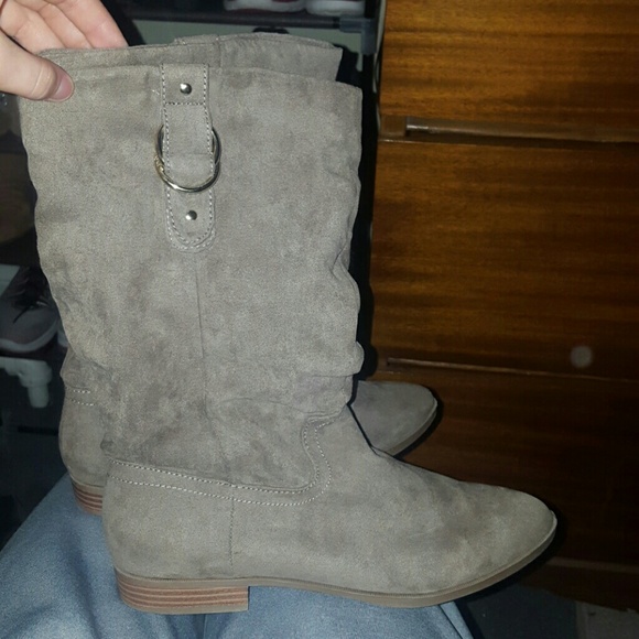 Taupe apt. 9 boots NWOT. - Picture 1 of 3