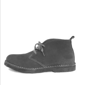 Mens size 8.5 grey boots